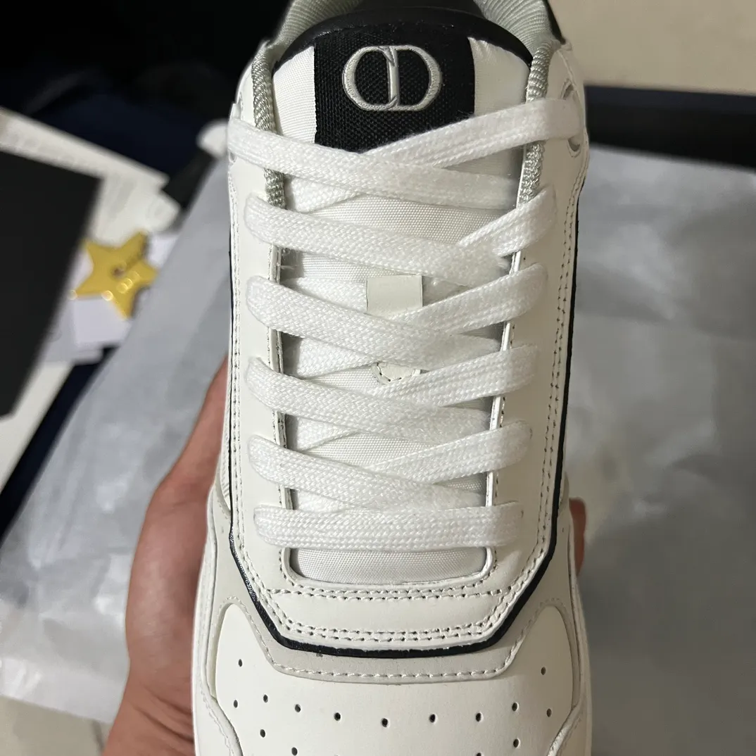 👟👟Ex-factory price 560👟👟 Men's size +10 Dior B27 series ✨2024 upgraded version purchasing agent grade ✨Super🔥sports shoes👫couple shoes. The high version 1:1 adopts oil edge lasting technology, the fabric is imported first-layer cowhide + high-tech fabric, and the inner cowhide + customized lining. TPU original engraved outsole. More than 30 colors of high-soled boots are available. Size: 35-42 for women and 38-46 for men. Bosses are welcome to compare...
